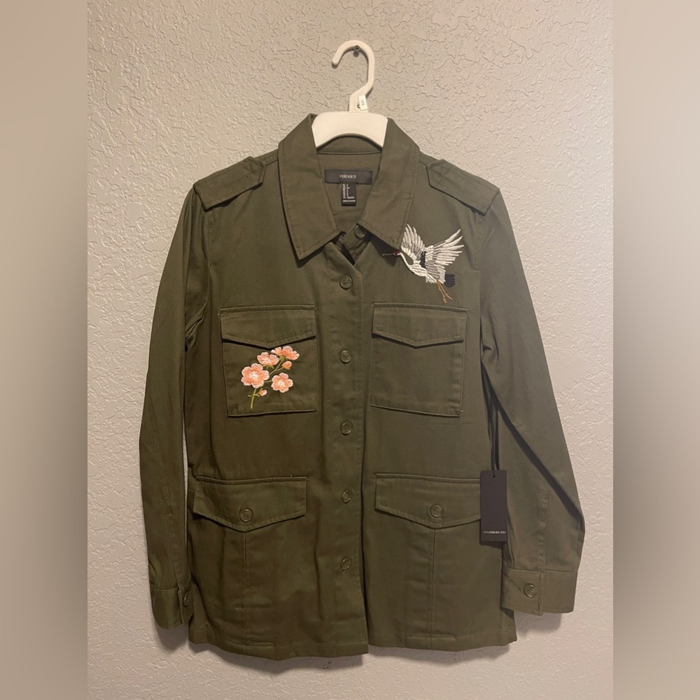 Forever 21 green embroidered jacket size small. Bird and floral design NWT